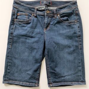 Tommy Bahama's Women's Bermuda Shorts